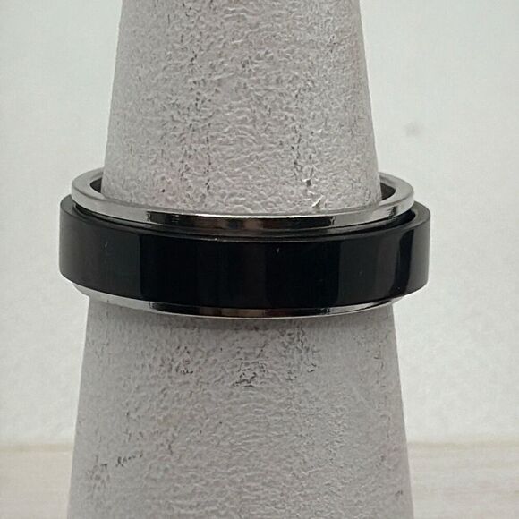 Brand New!! Size 6 stainless steel plated fidget spinner ring - Picture 2 of 4
